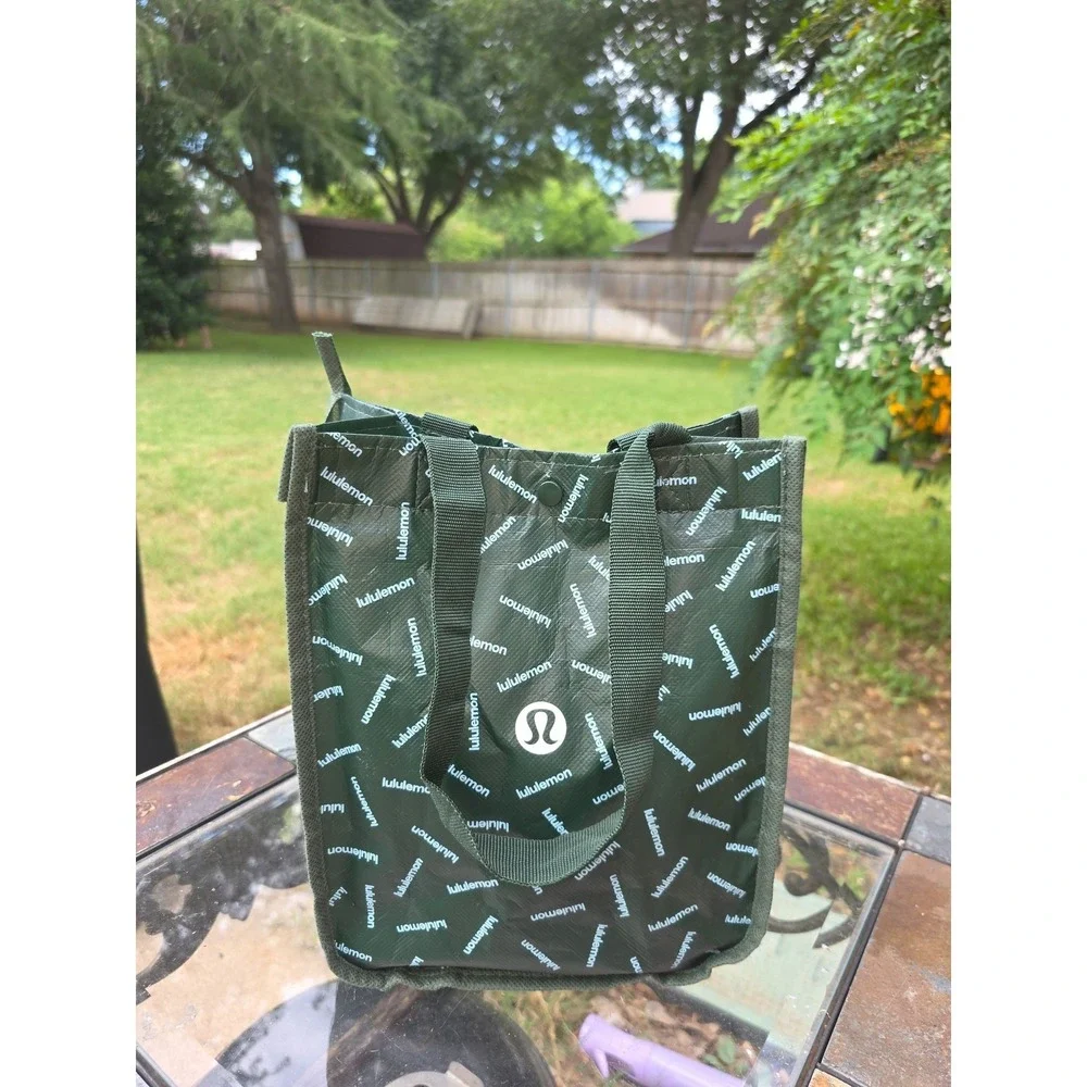 Lululemon Small Green Logo Reusable Shopping Tote Lunch Bag Snap